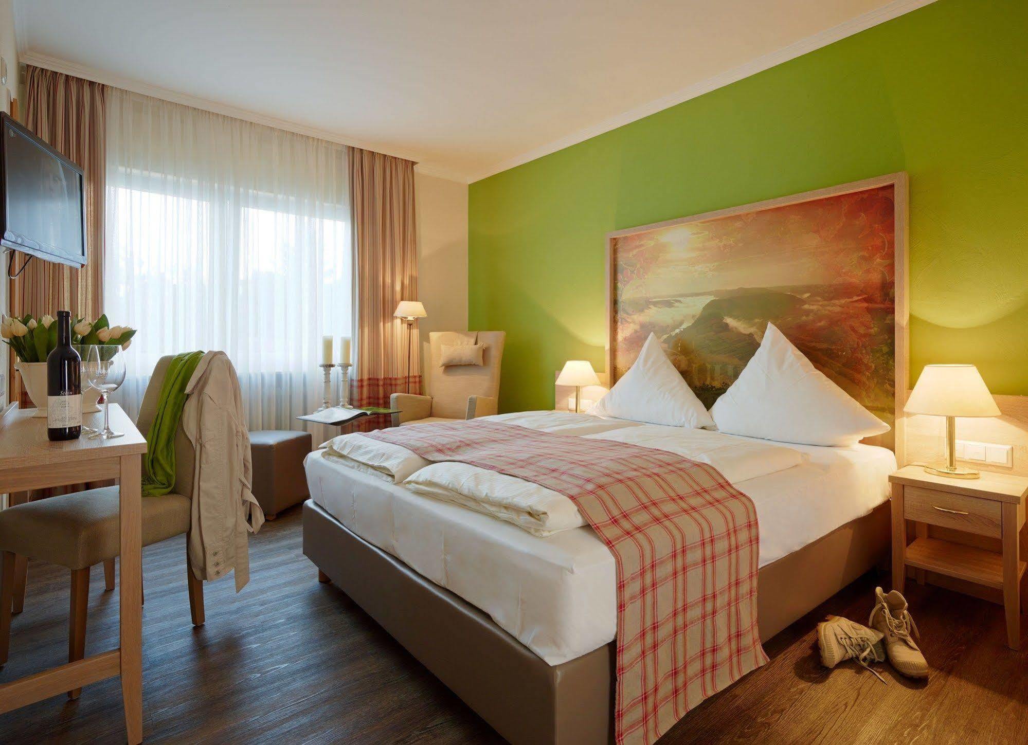 Ringhotel Boemers Mosel Landhotel Алф Екстериор снимка